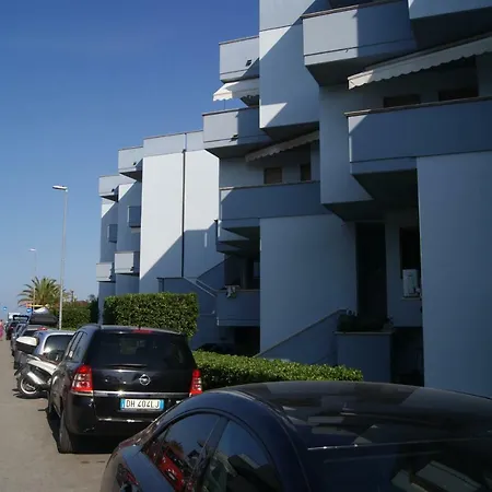 L'adriatico, Villarosa * 阿尔巴·阿德里亚蒂卡